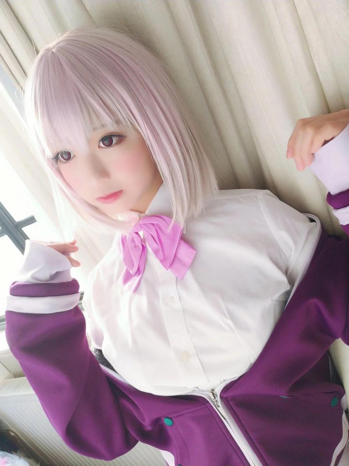 知名動漫博主Yami微博圖片合集三主題私房性感低胸服飾露傲人上圍完美誘惑寫真150P(70)