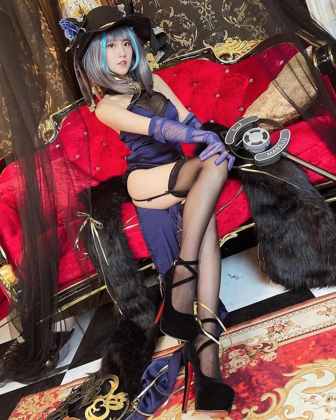 甜美娇羞小只马「MiMi佳佳儿」清纯撩后劲强　可爱萌甜美颜下暗藏风骚欲女魂(61)