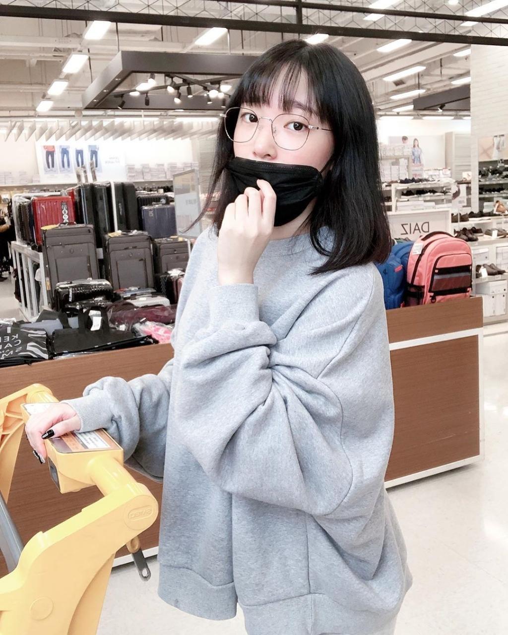 韩国巨乳 卿卿 今天营养有点跟不上了 暂停一下...(2)