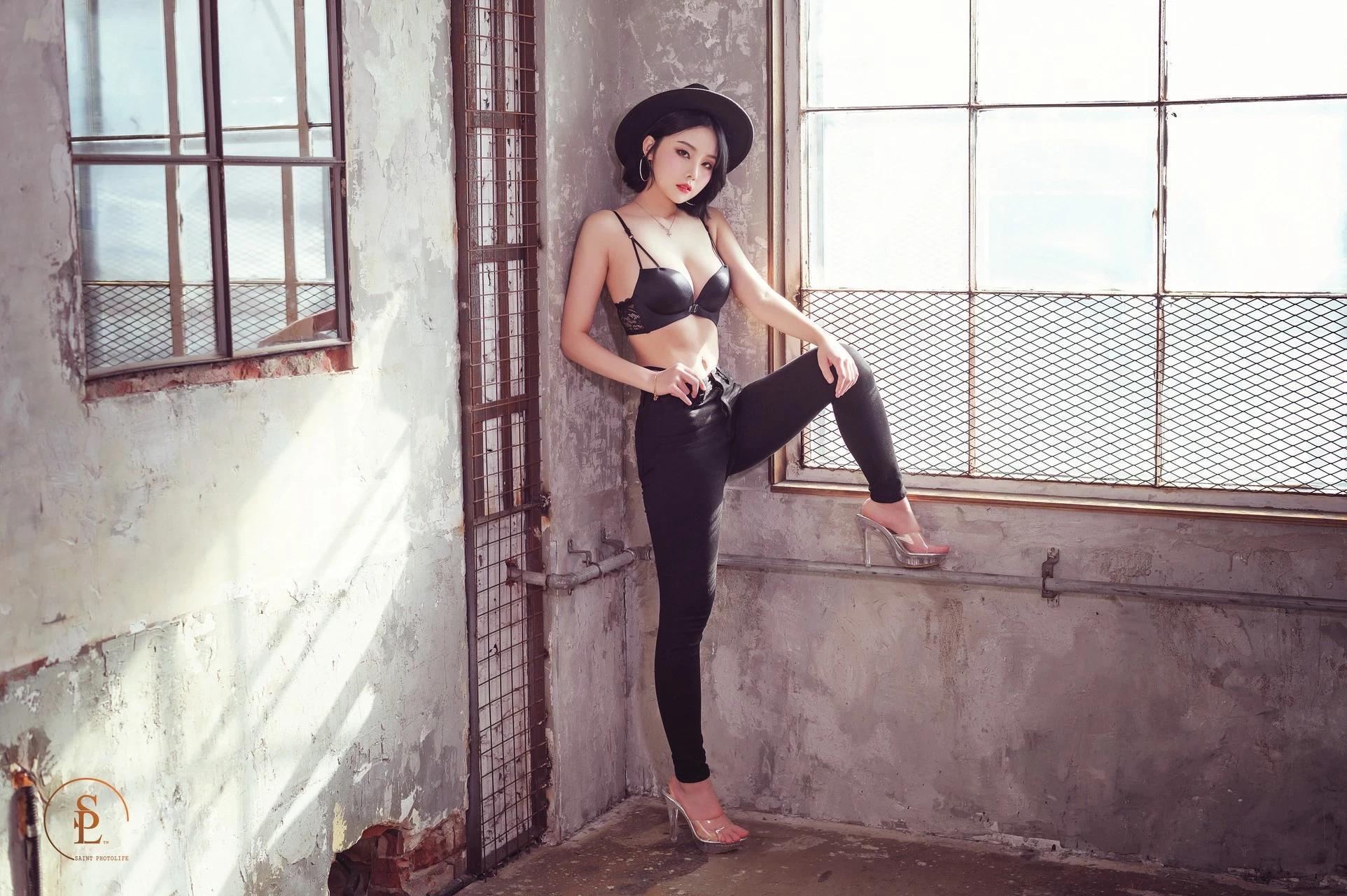 [Yuna 유나] 眼睛電力滿滿...火辣身材噴鼻血 (64P)(49)