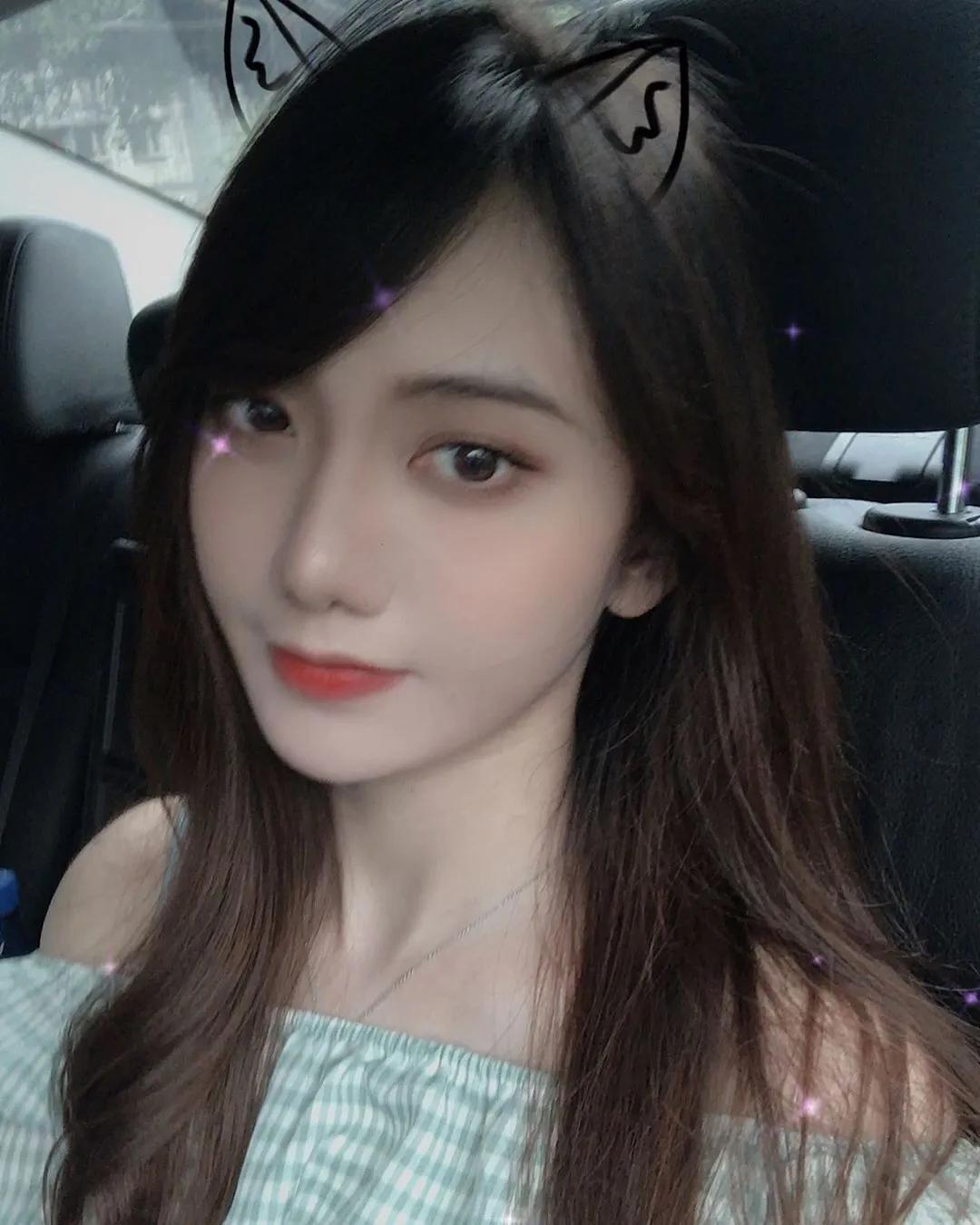 罗晴 有著大大的眼睛、甜美的微笑 网友：根本极品！