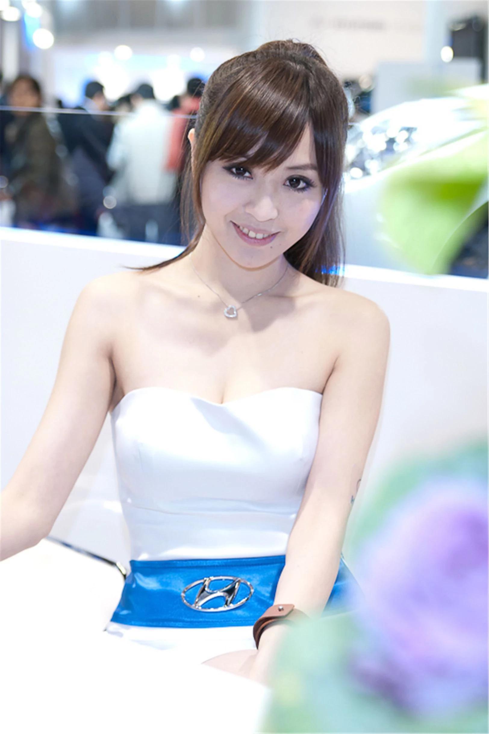 [Beautyleg番外篇] Lucy陈佳-台北车展摄影套图(24)