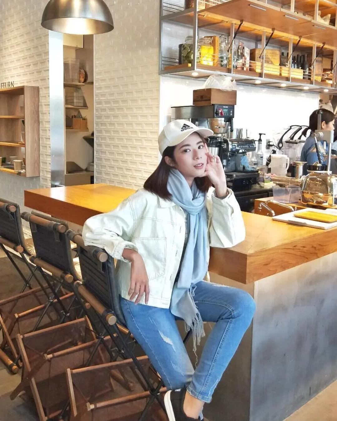 颜值太高太遥远！小豆花女神「方唯真Chubby」体态姣好又白嫩，男粉下巴口水一起掉满地！-小湿妹图