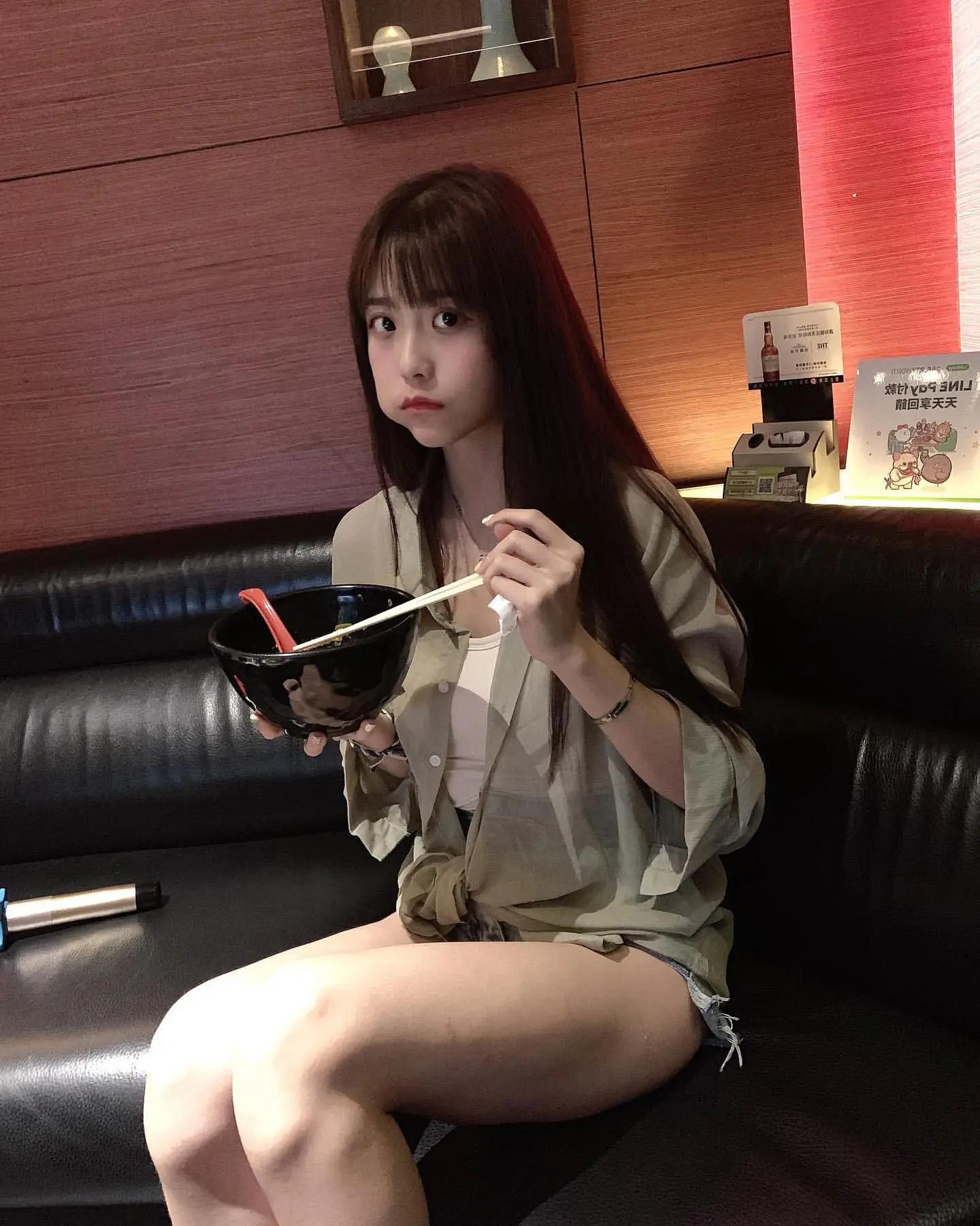 直播正妹「林涵」仙女般的气质 快被眼神勾走了！(11)