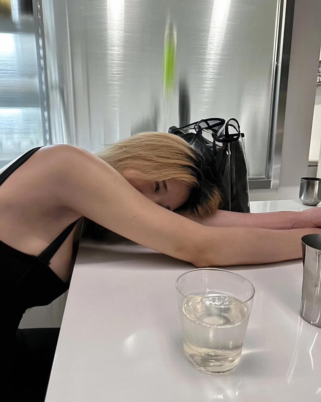 「yilin1110401」稚嫩模樣惹人疼愛 (24P)(17)