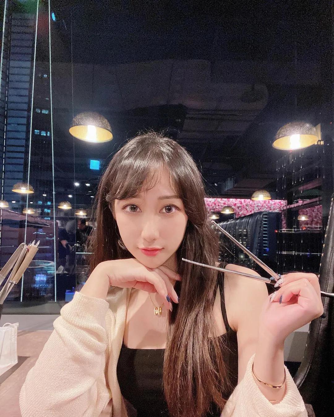 岑晴晴77 乳香四溢尺度大！让人想用力疼爱一下(2)