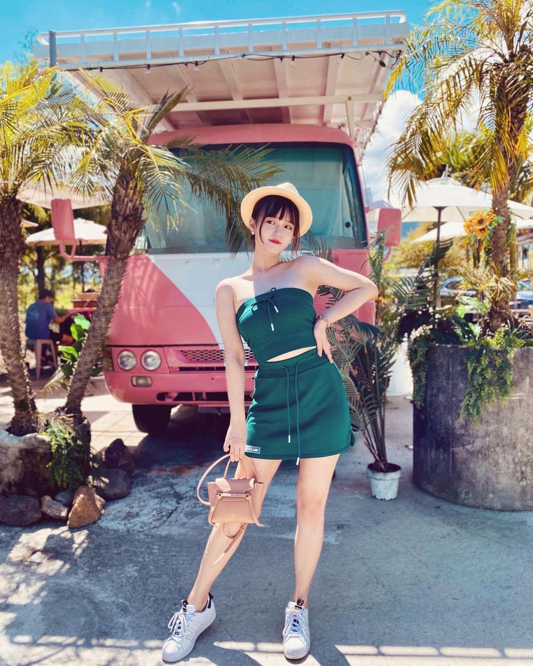 电眼正妹「王绪绪」轻轻一笑就能电晕好几条街！长腿超吸睛「隐乳大解放」(6)