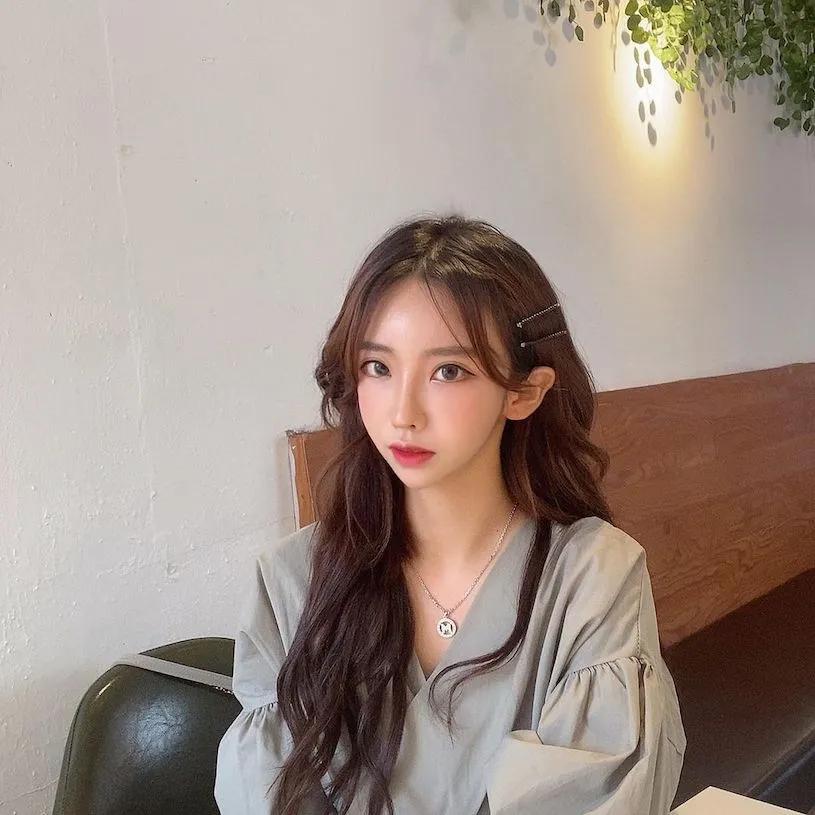 好有魅力的「高颜值大眼护理师」，「美乳＋精致脸蛋」太诱人！-小湿妹图(7)