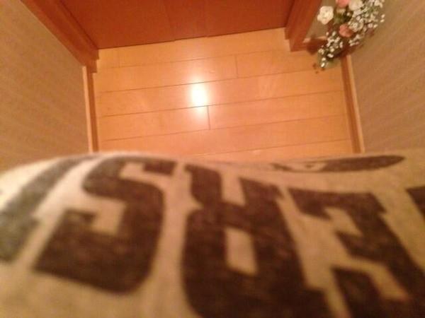 巨乳「低头视角」大比拚　A罩杯一目了然…G奶看不到脚趾-小湿妹图(3)