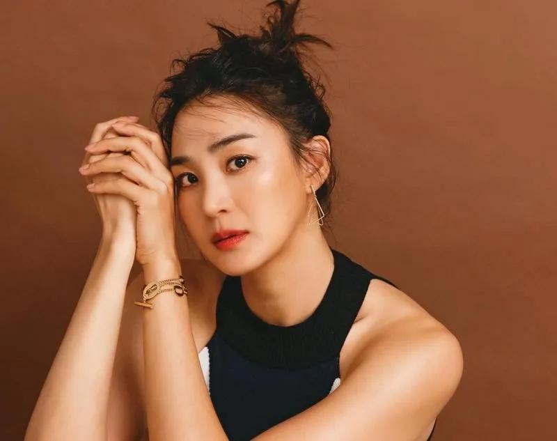 洪小玲42岁了？素颜辣秀北半球、马甲线超冻龄(4)