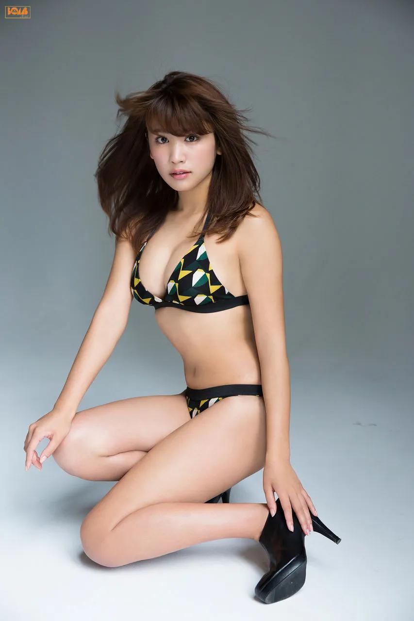 久松郁实 神级Body展现夏日风情 给你不一样的感受