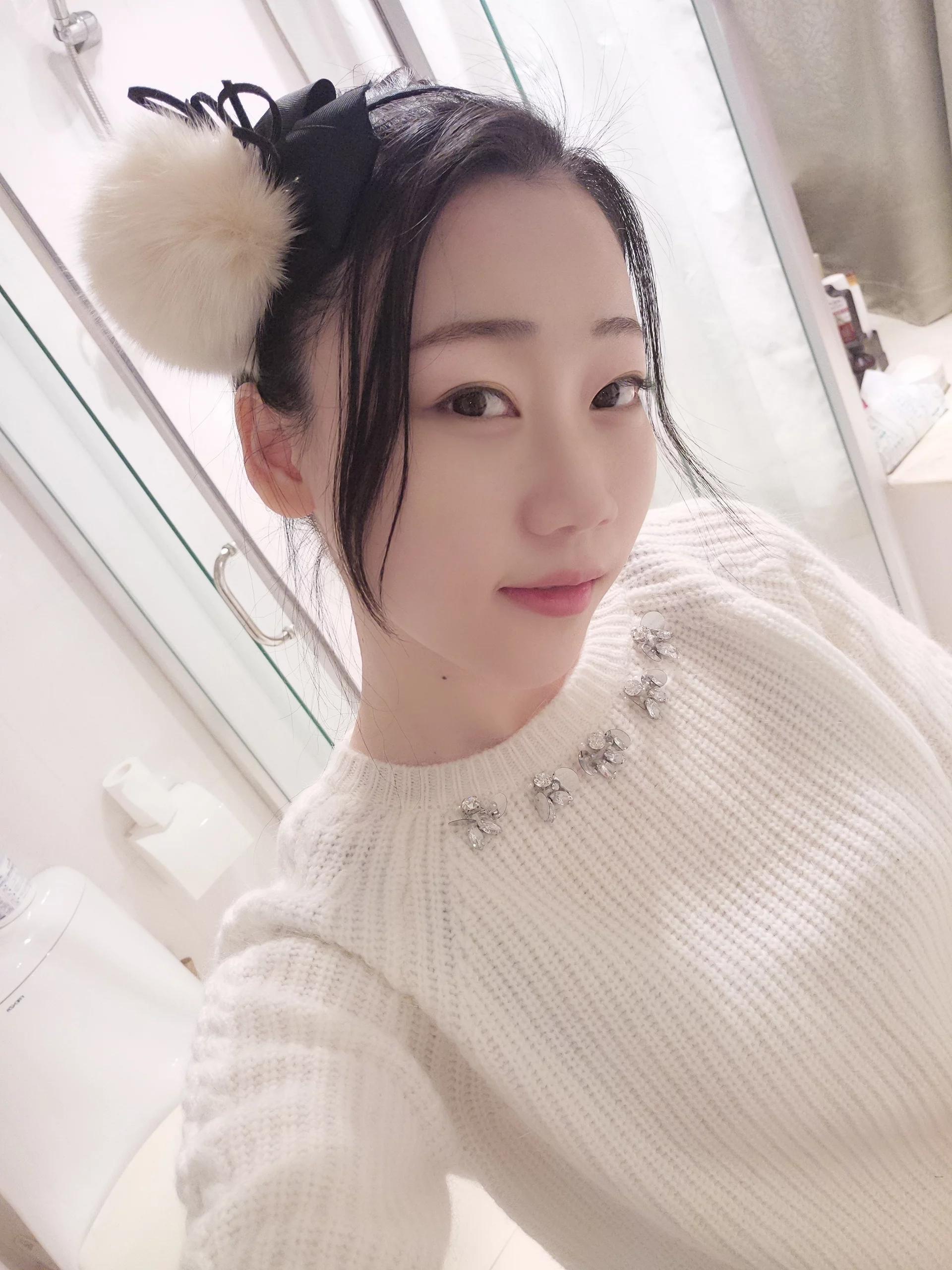 可爱女孩浴室写真及生活自拍 95P(75)