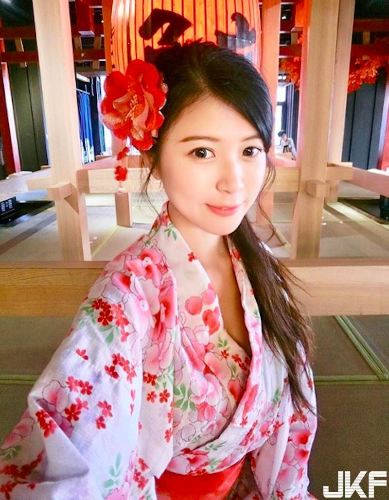 「正妹准人妻」不得了！出游大秀「美丽侧半球」，性感马甲线也跑出来啦！-小湿妹图(6)