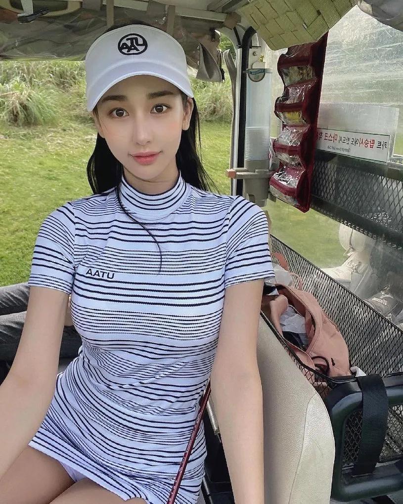 正妹运动员「练出优质曲线」，「球场性感造型」好让人分心！(9)