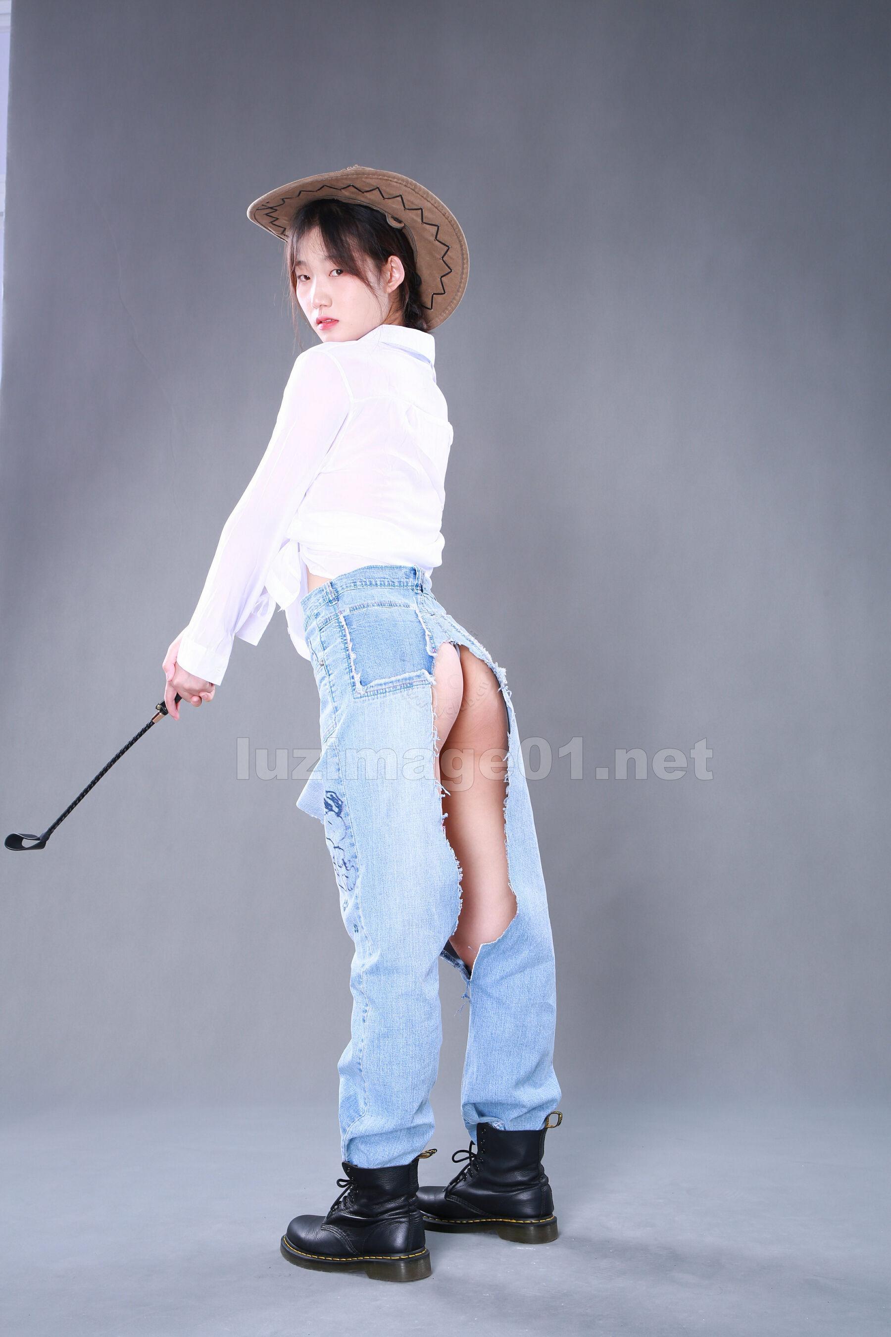 国模套图 国模阿彩人体私拍套图(91)