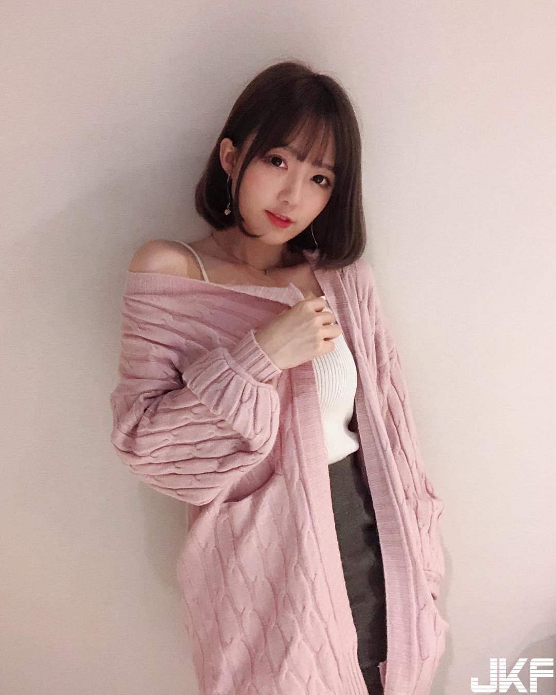 正妹实况主「妮妮子」好身材深藏不露，萌笑大眼瞬间吹散寒流！(9)