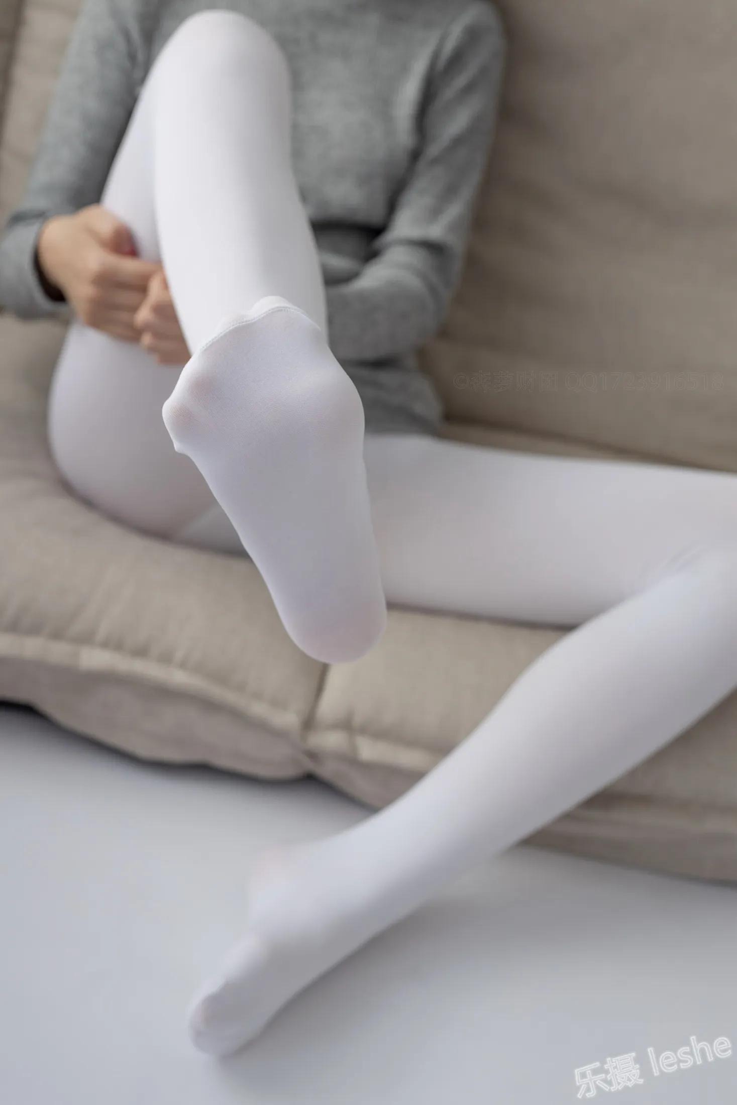 【森萝财团】萝莉丝足写真 ALPHA-016 青涩性感(20)