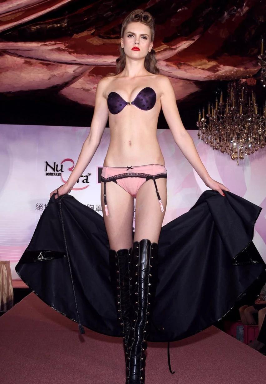 歐美內衣模特絕世好波隱形胸罩極致性感寫真15P(12)