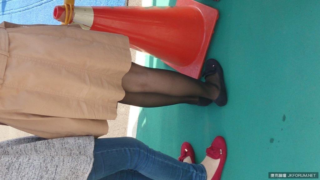 等候红绿灯中的女同事02(27)