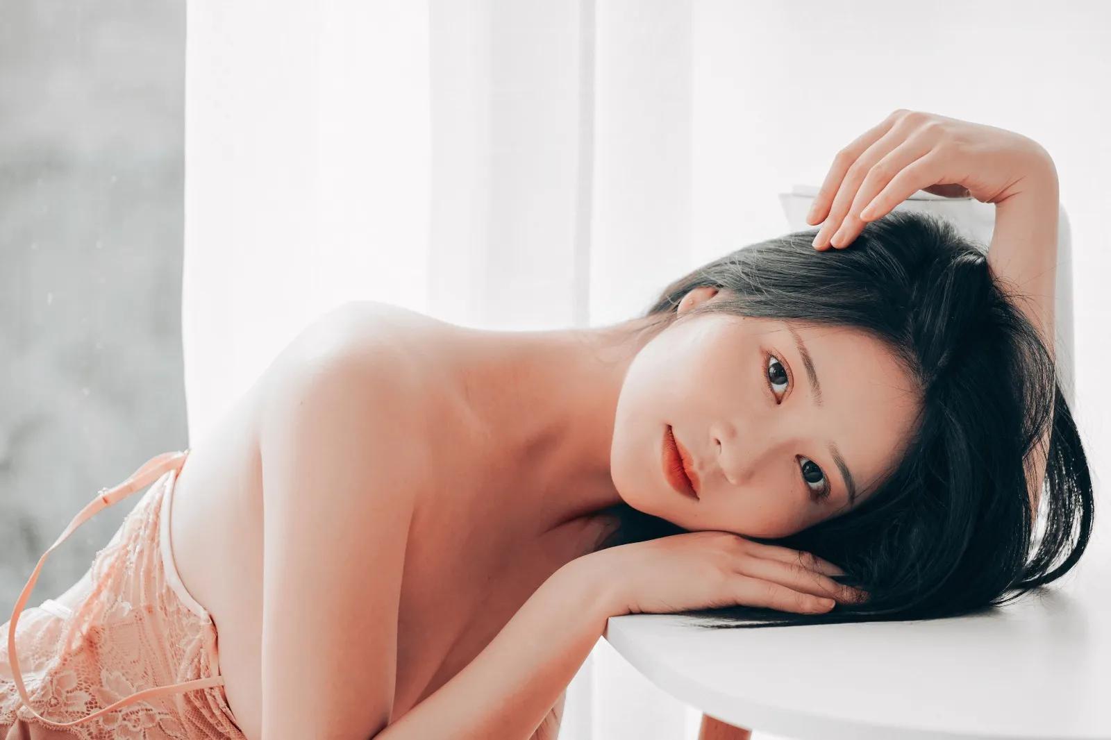 年年Nnian – 睡衣 Ambiguous(34)