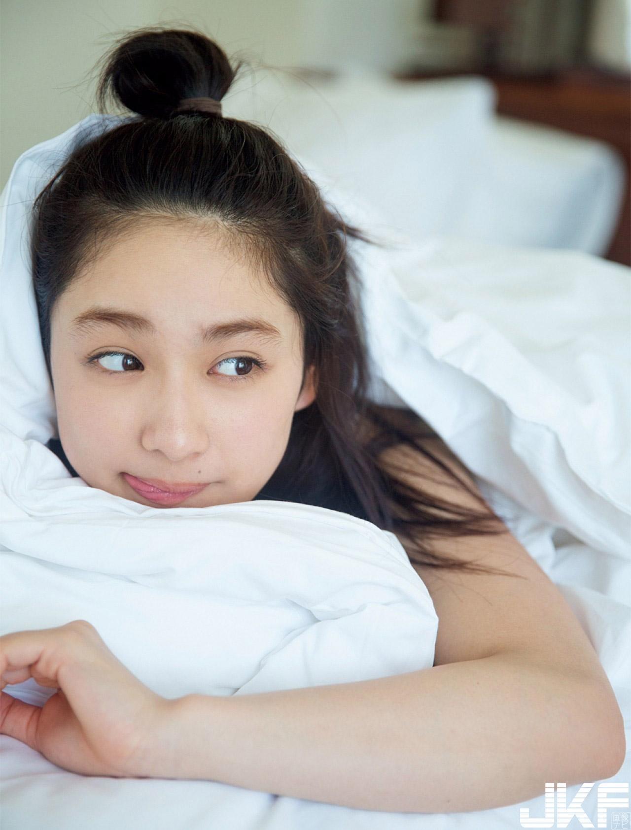 浓眉电眼！清纯虎牙妹「泳装初解禁」下体大失守　害羞解开最后一丝防线(3)