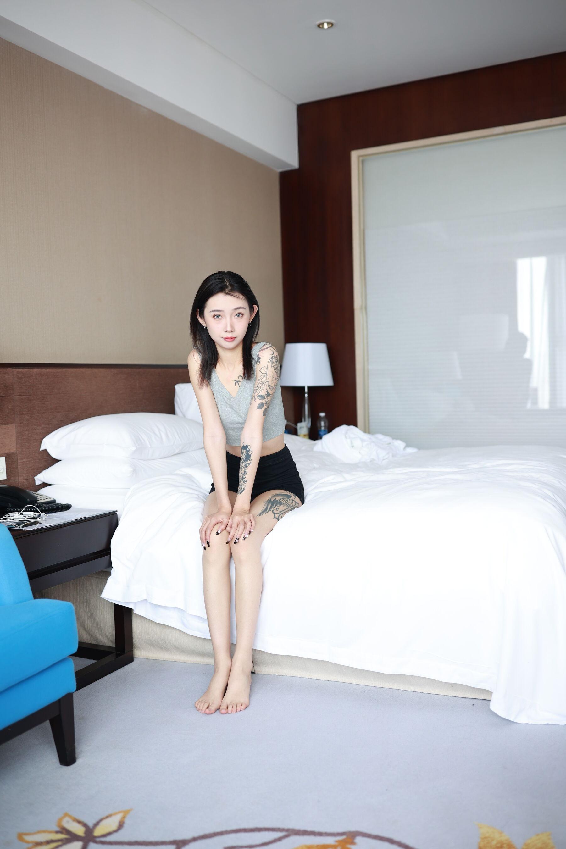 国模套图 国模念念人体私拍套图(141)