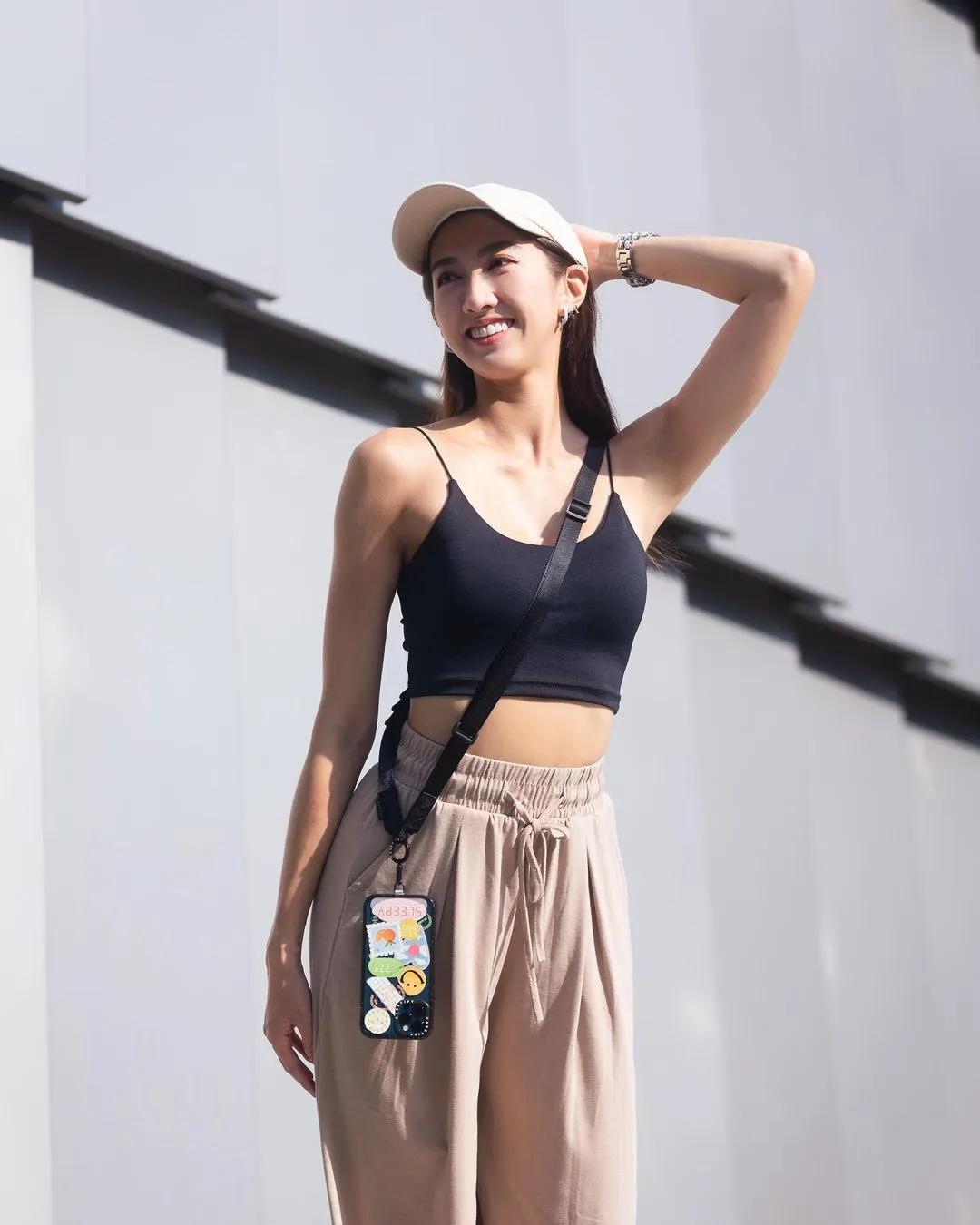 完美曲线「Lenna雅琳」清甜五官及傲人身材(34)