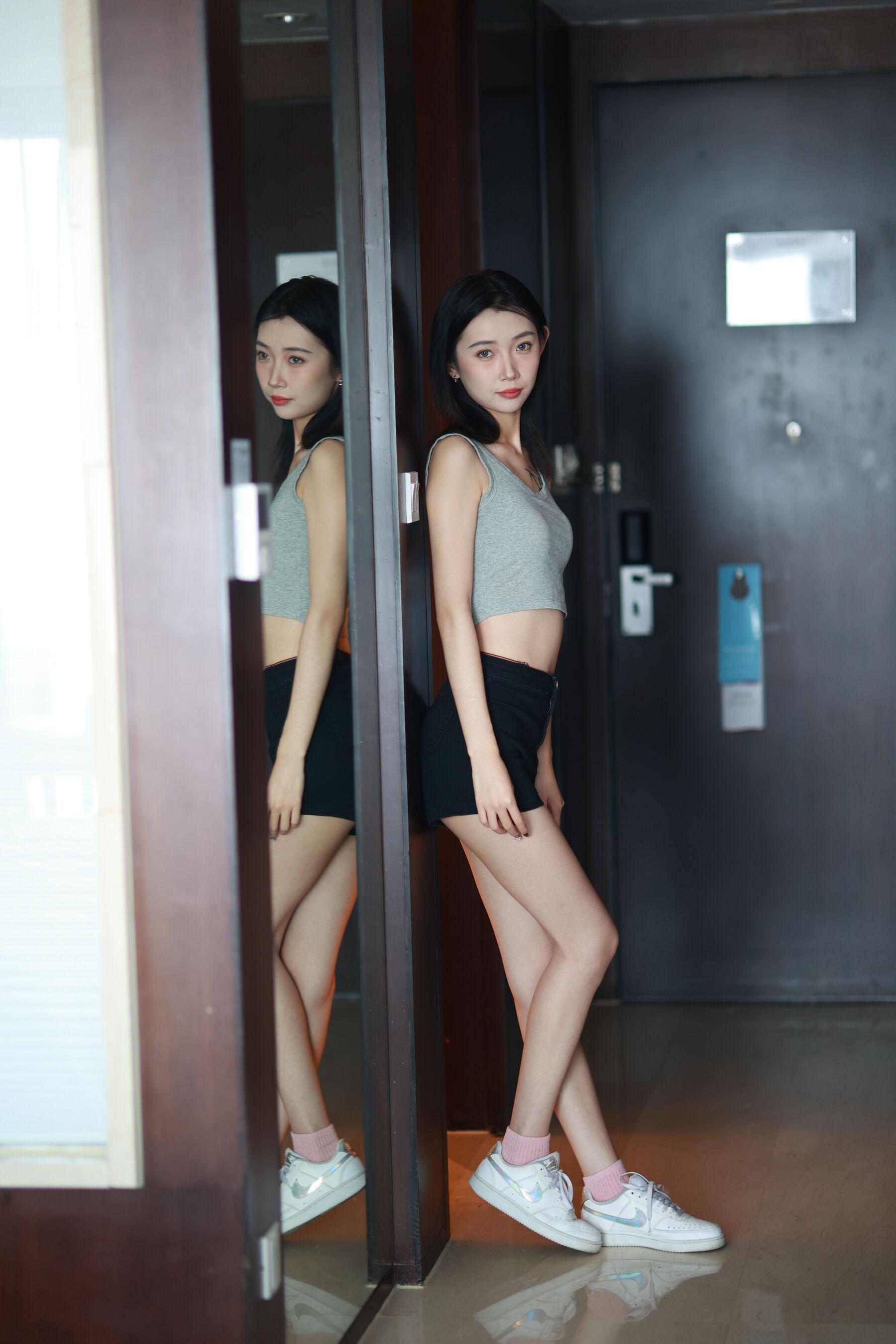 国模套图 国模念念人体私拍套图(41)