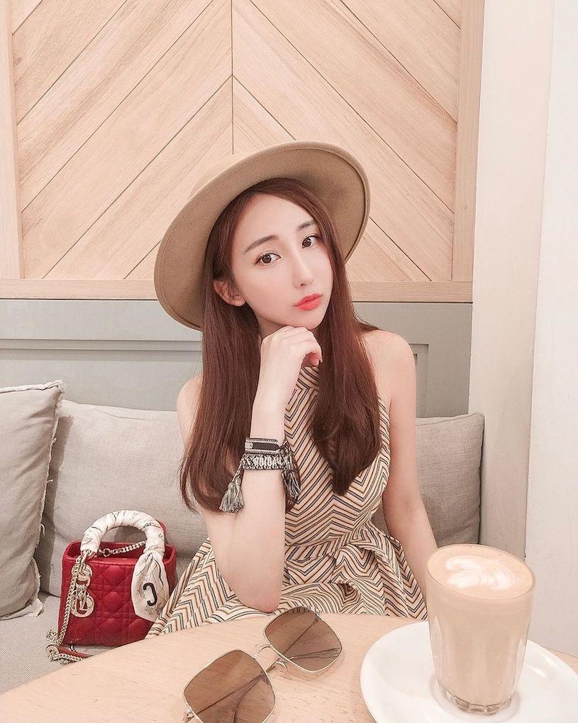 逛家乐福发现「性感牛仔长腿正妹」Amilus(8)