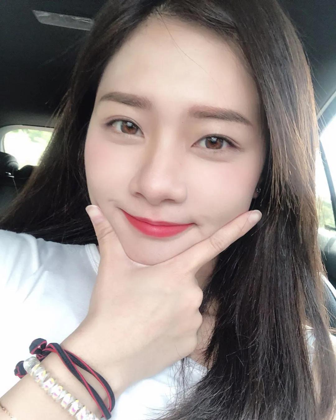 想被她回旋踢！跆拳道女神「姜巧文」超高颜值撞脸周子瑜　清新甜笑让人不恋爱也难啊(8)