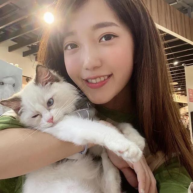 女神派派 逆天白皙身材又直又白 诱发人蠢蠢欲动(10)