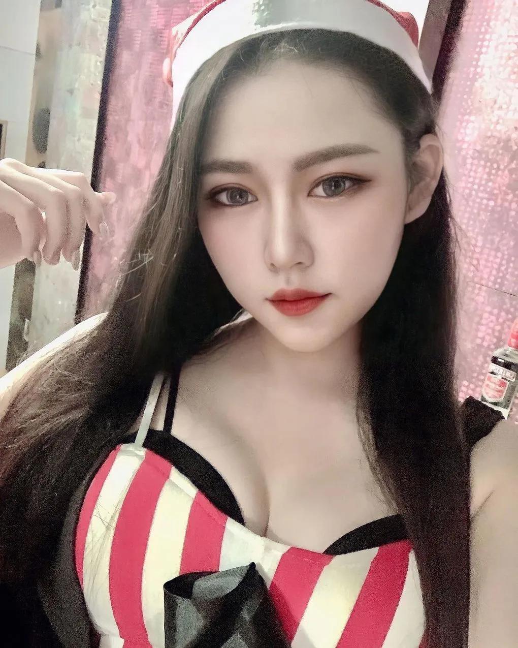 天然白白嫩嫩雪之女「冰冰」清新甜美礼生带娃娃脸 超高身高秀美腿比例太好欲罢不能(7)