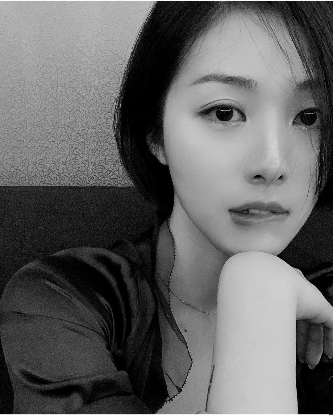 仙气很重的轻熟美女 好想请他抽雪茄(1)