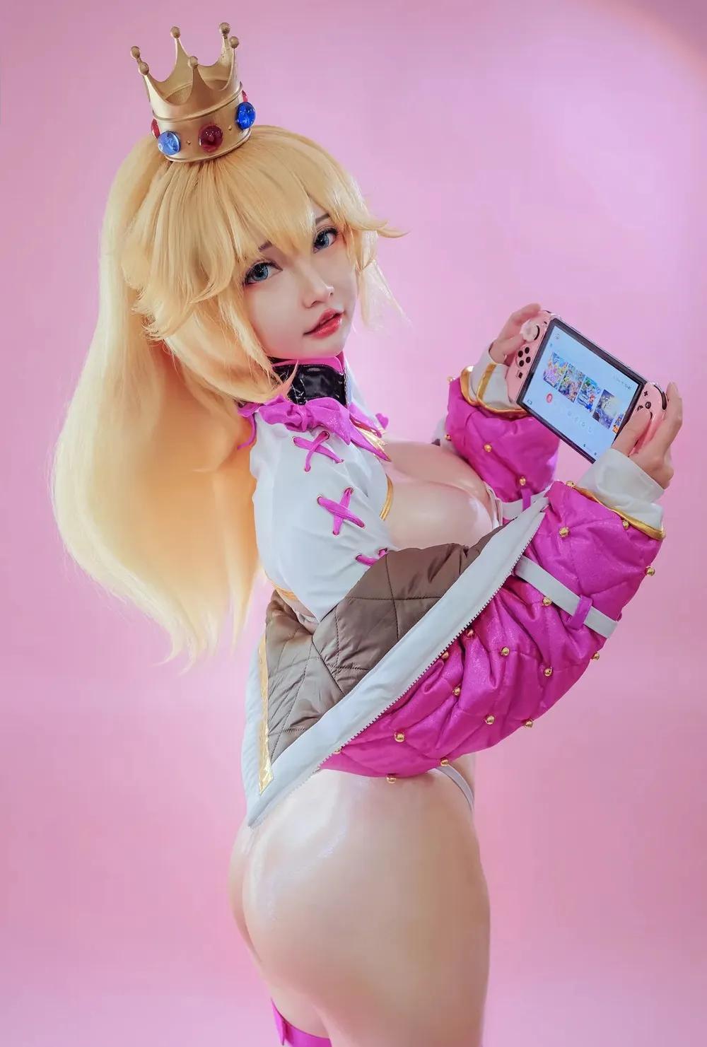 Potato Godzilla - Peach Gamer Girl(4)