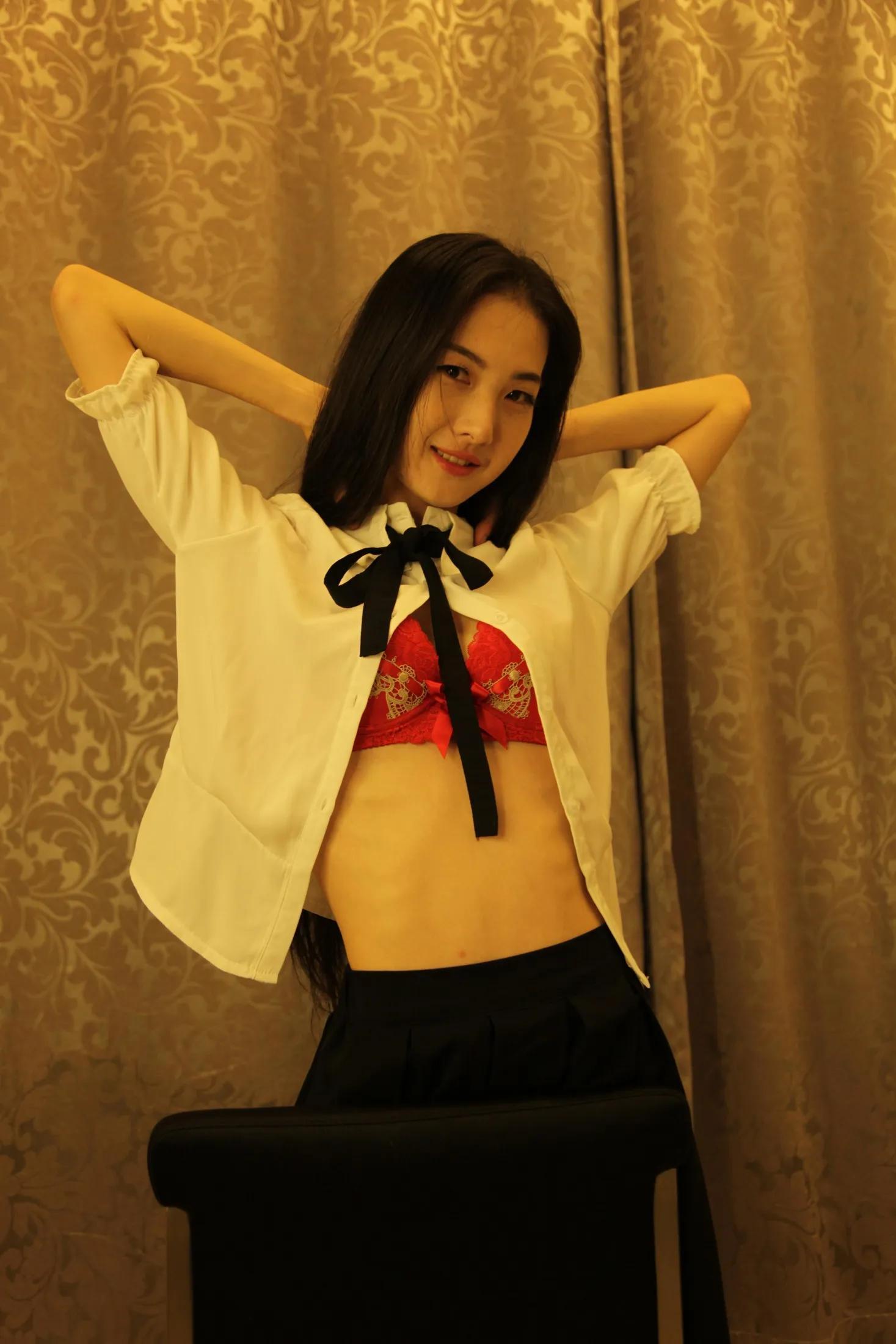 【国模】美模林妹妹 大尺度私拍套图(1)(8)