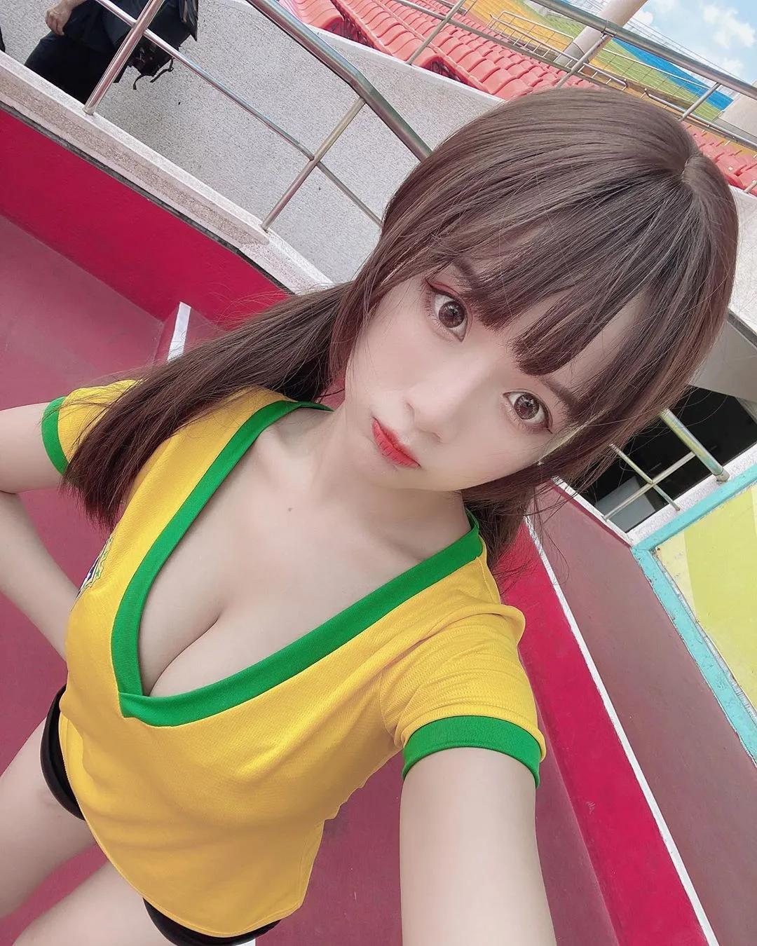 倩倩 一手无法掌握浑圆美乳…网大赞：这身材有在练(3)