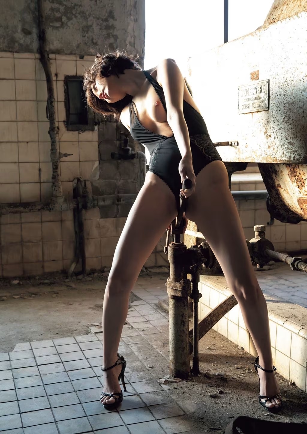 [JP] Tsukasa Aoi (葵つかさ)： 寫真集 葵つかさ 完全版 (200 photos) - ( Page 1 / 10 )(132)