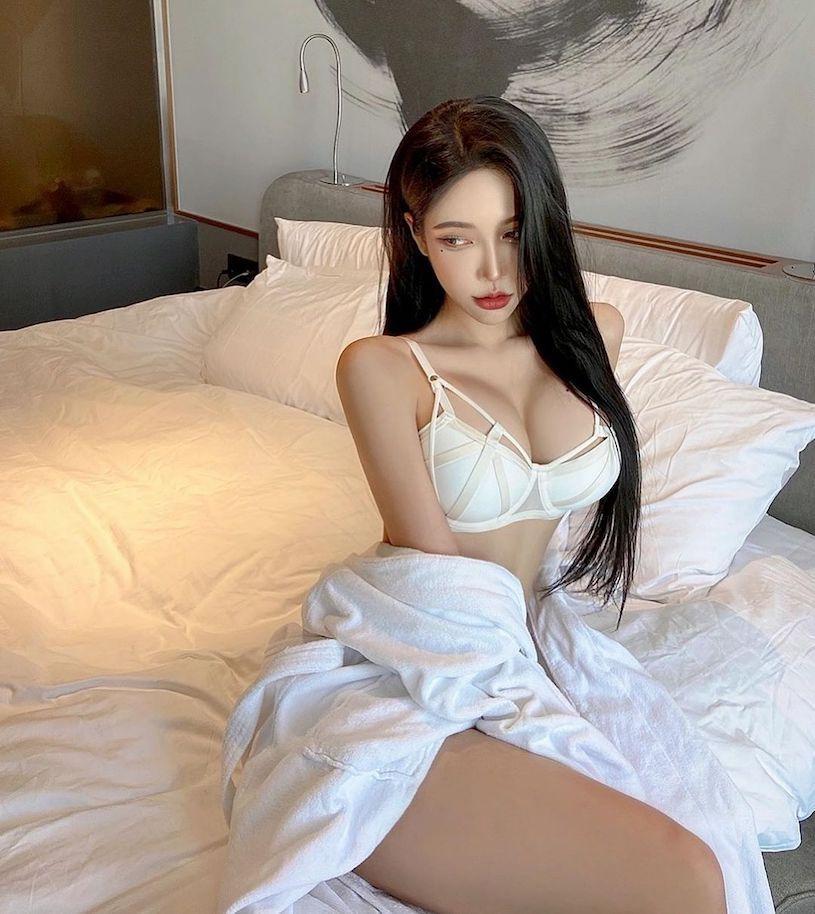 美艳老板娘「腰细胸又大」，晨间「超辣起床画面」好醒脑呀！-小湿妹图(5)