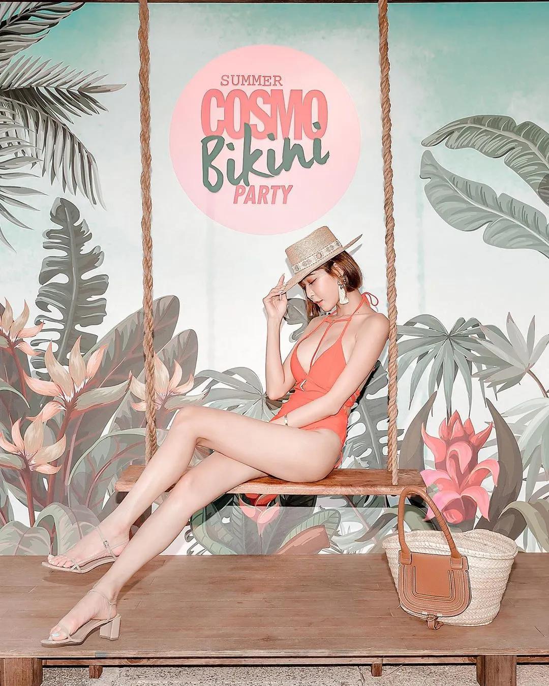 小雪不小！短发甜美正妹「浑圆雪乳」超吸睛，女神等级的身材比例让46万人沈迷！