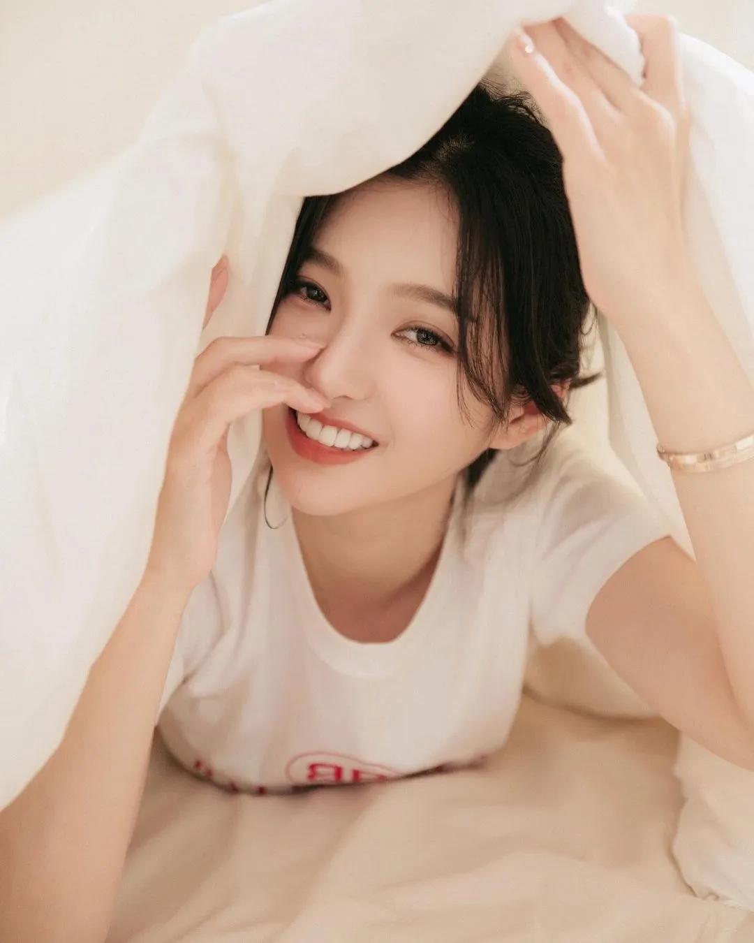 正妹演员「安于晴」炸出火辣半球....让人眼睛为之一亮(3)