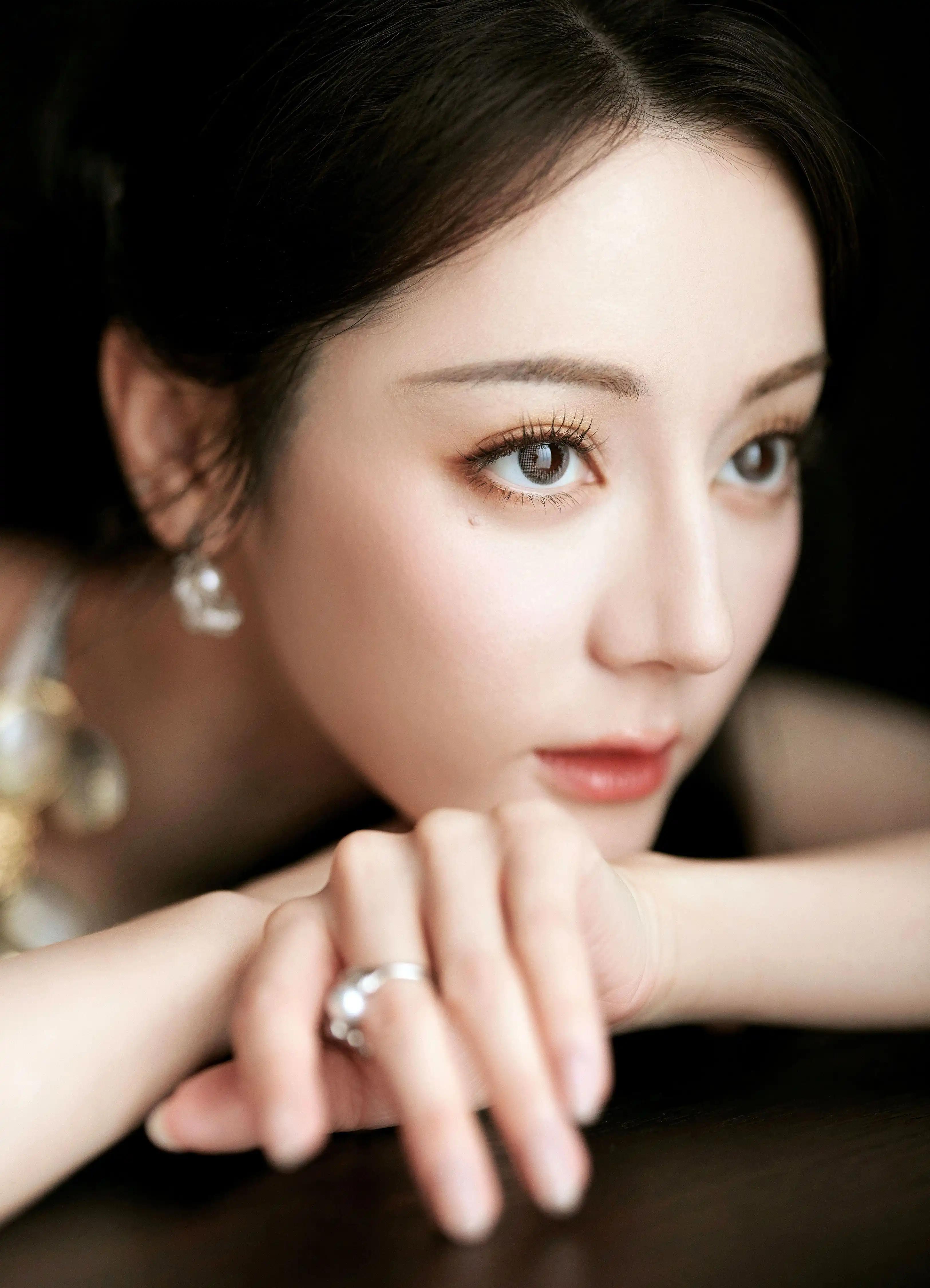 揉碎一弯明月，散落万千星辰—迪丽热巴[高清套图](7)