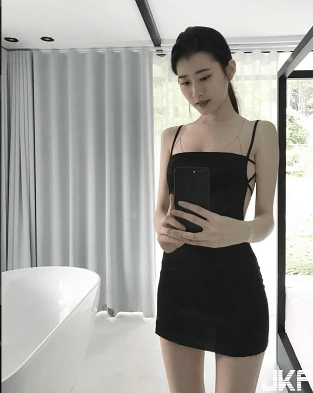 「质感美女」仙气逼人！小露性感走在时尚尖端的小龙女！-小湿妹图(5)