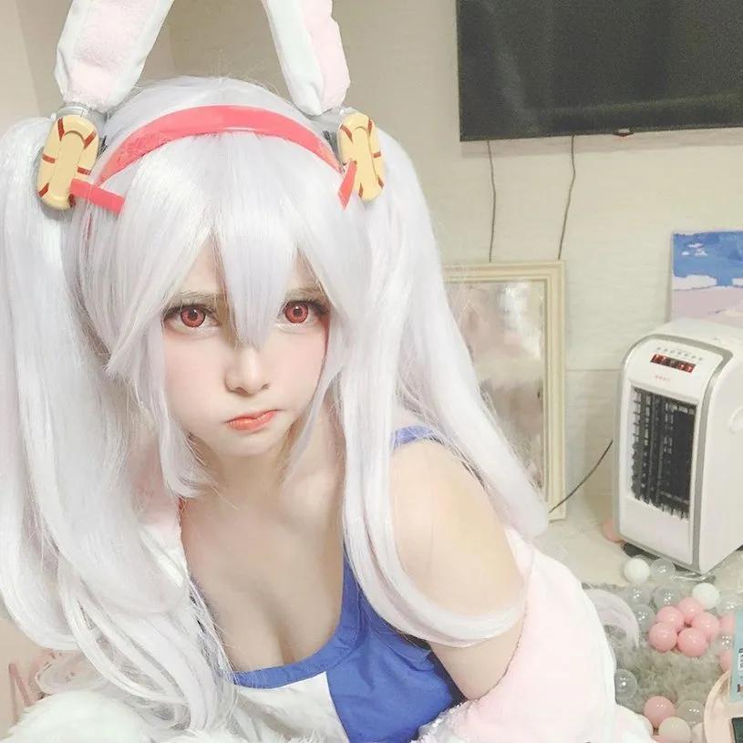 「可爱美乳小萝莉」造型超百变，挖空装狂泄「雪白嫩乳」！-小湿妹图(4)