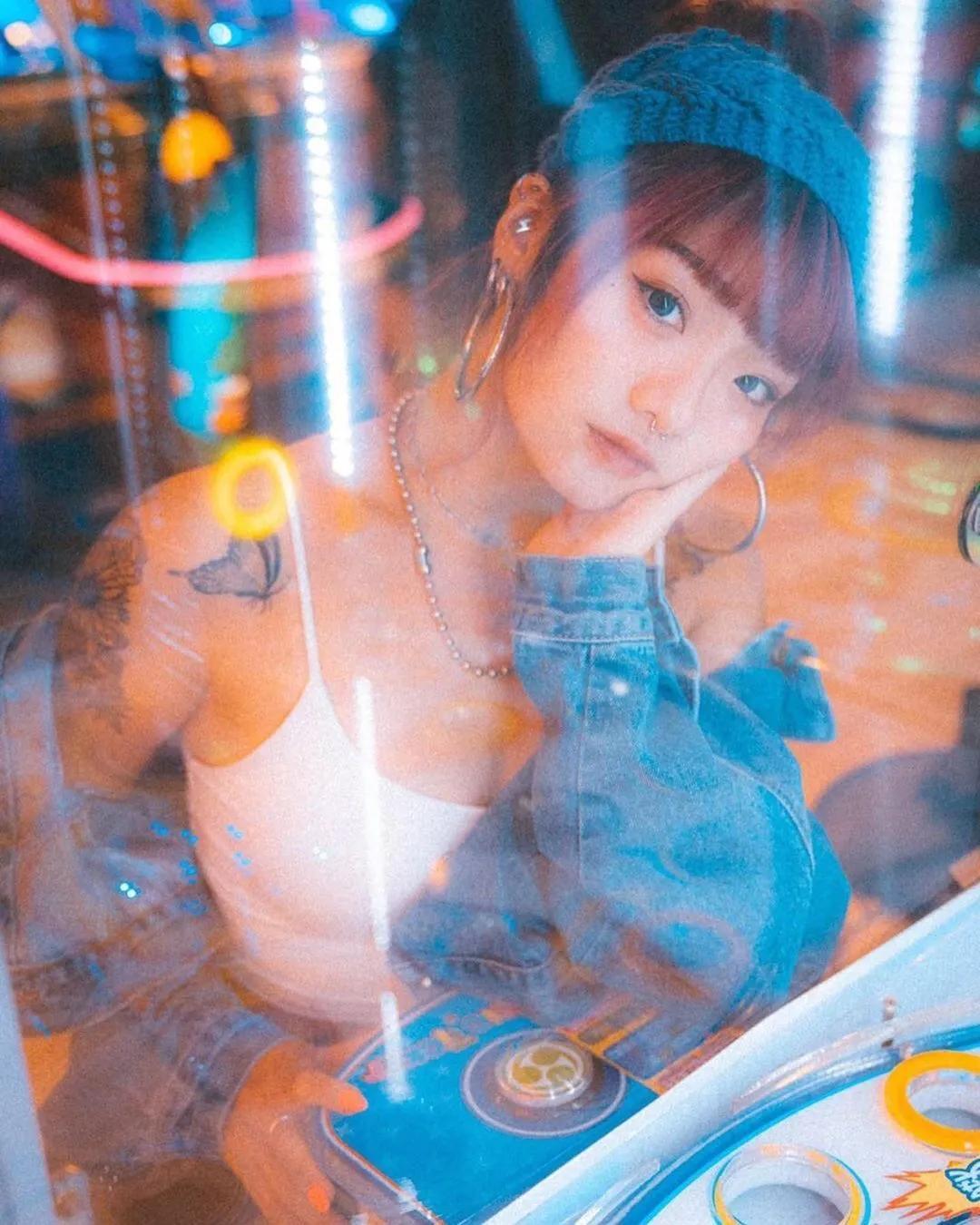 个性百变舞娘「可宝」舞动身躯释放狂野性感　肉欲狂炸「实用胴体」蛊惑人心(5)