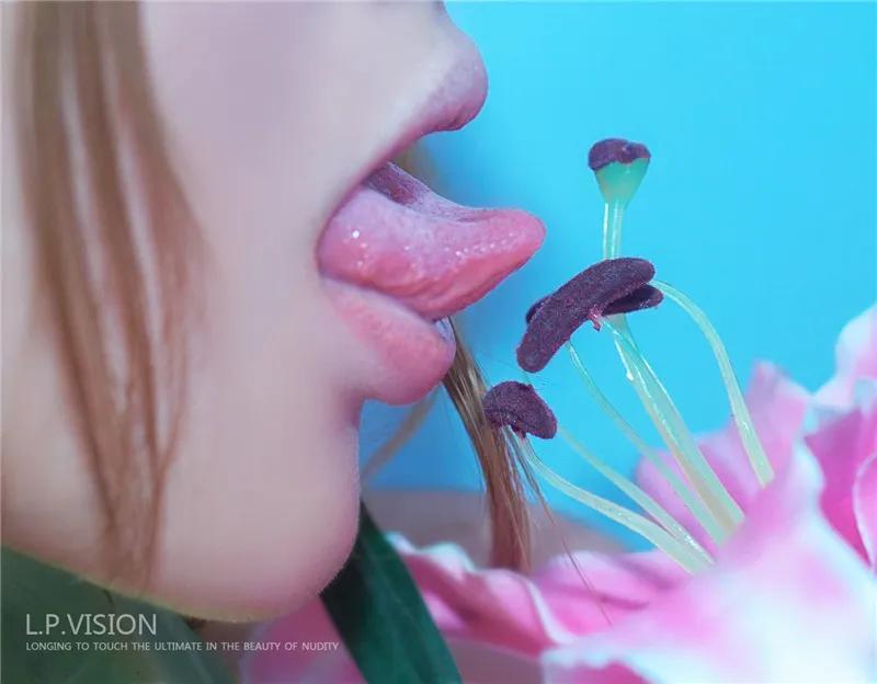 魔鬼身材美女嫩模圆挺美乳黑丝美穴高清私拍(77)