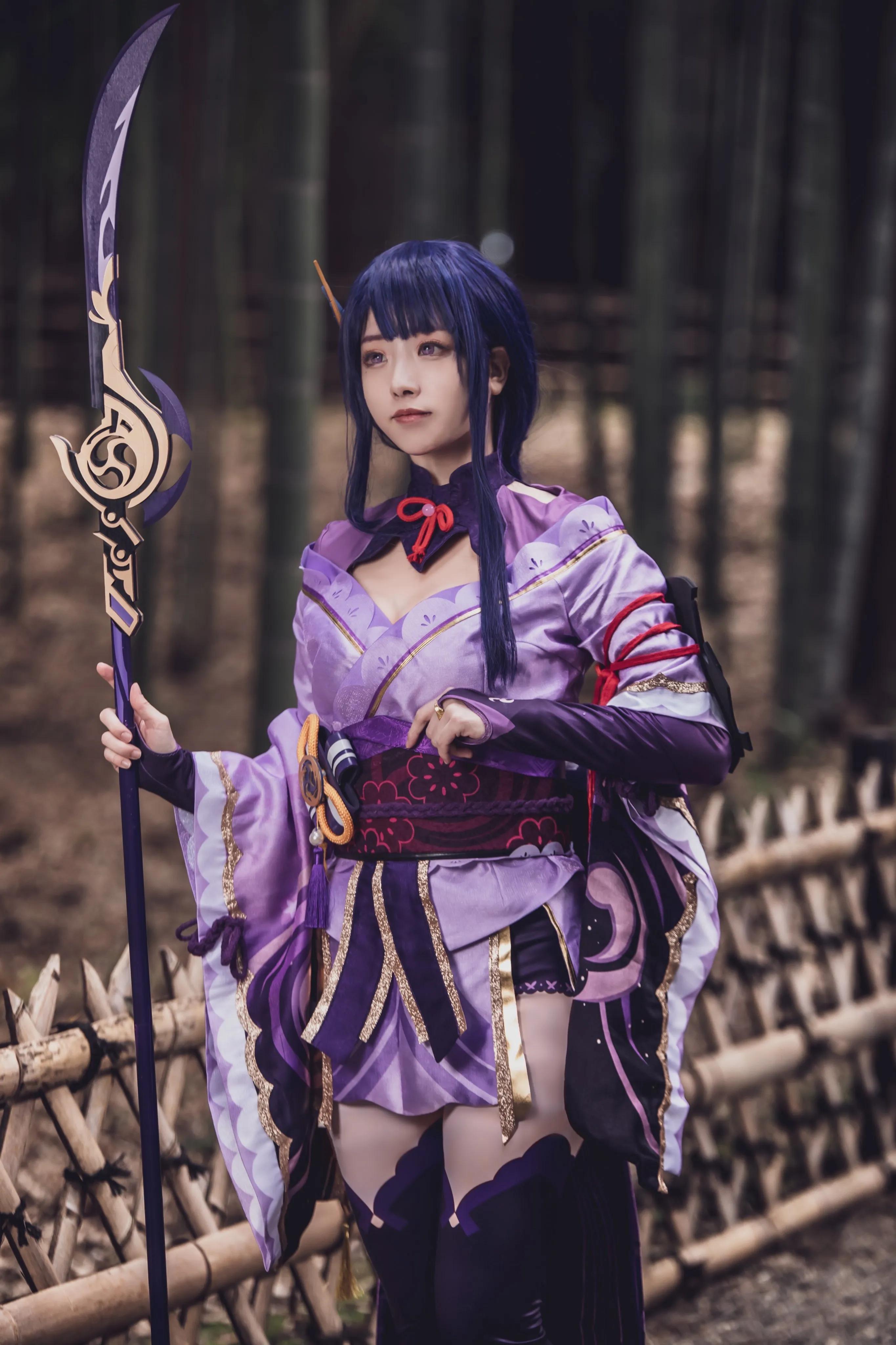 正妹Coser水灵大眼散发无辜萌电波　白皙嫩体X修长美腿更是一秒圈粉(2)