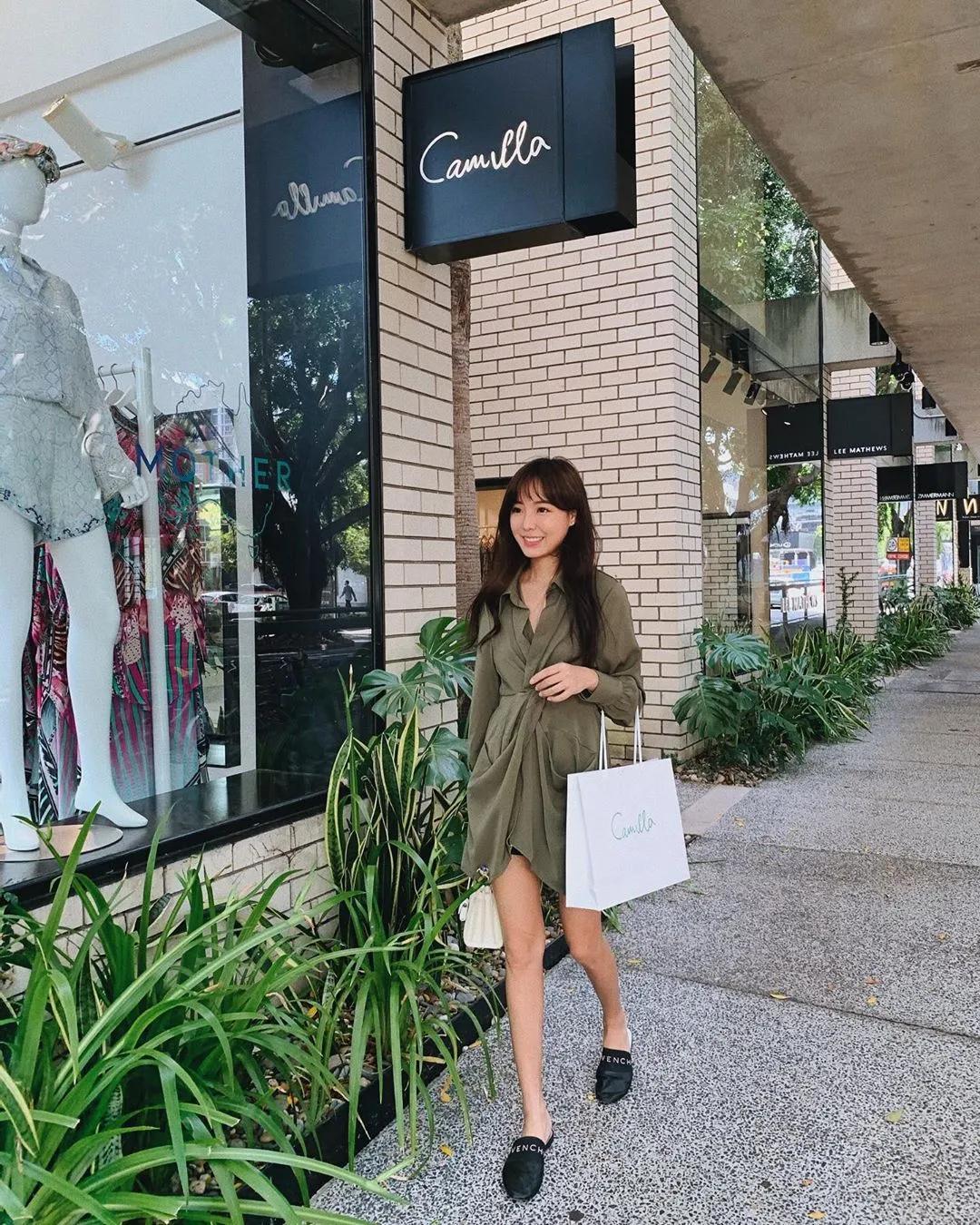 颜值太高级！性感板娘「Stephanie」气质清新笑容甜美，性感腰间纤细到逆天又诱人！-小湿妹图(6)