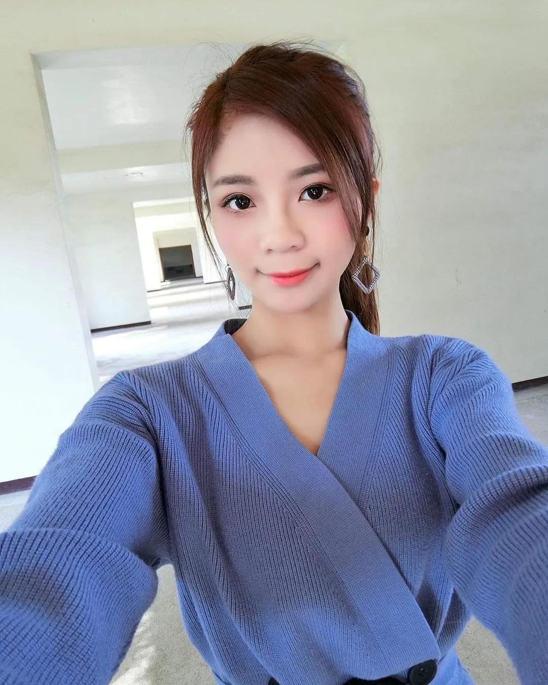 太魅惑！「小米恩Mina」白嫩雪乳鲜嫩欲垂，男粉躁动就想当邪恶狐狸头！(4)