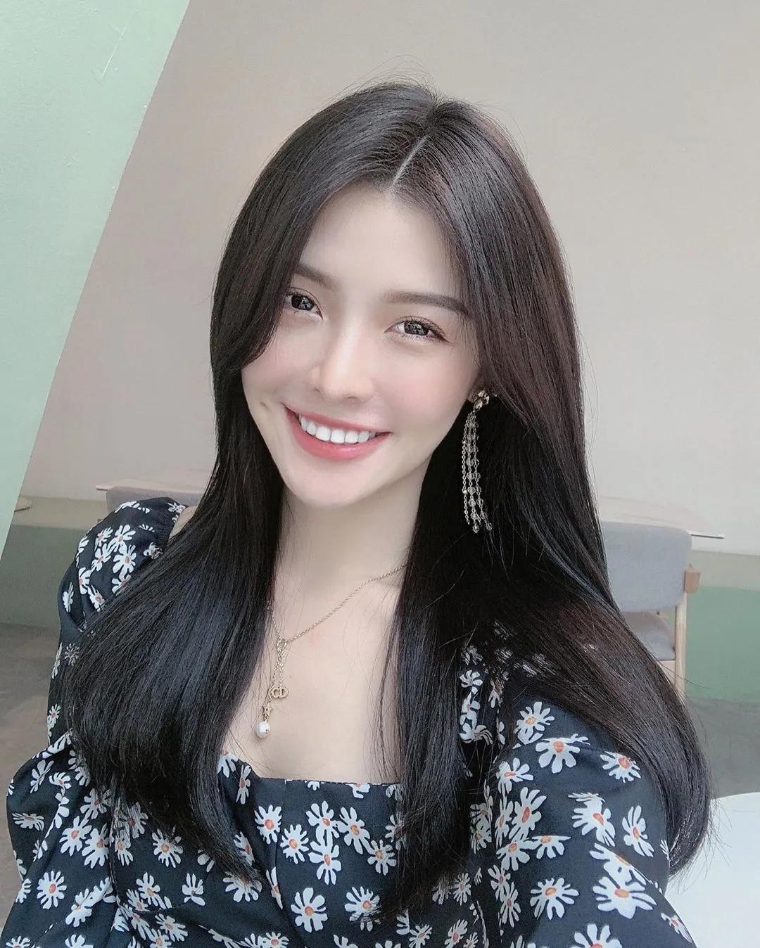 很久没看到有酒窝的笑容 周思颖(14)