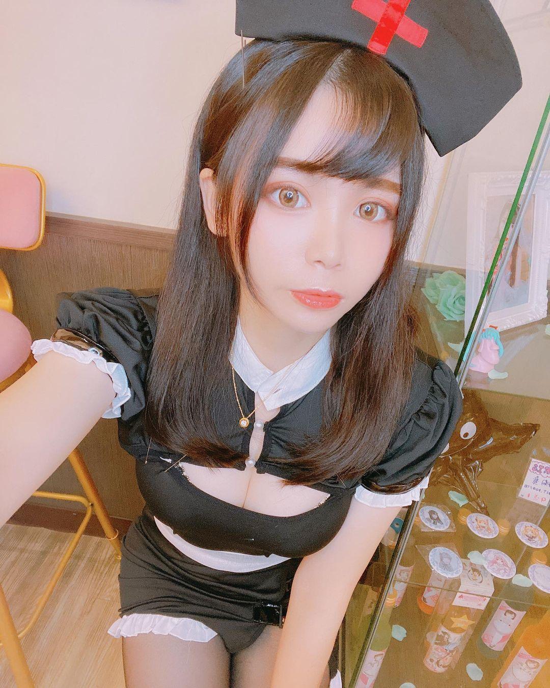 清纯系可爱女孩织泱 各种角色扮演装扮来诱人(5)